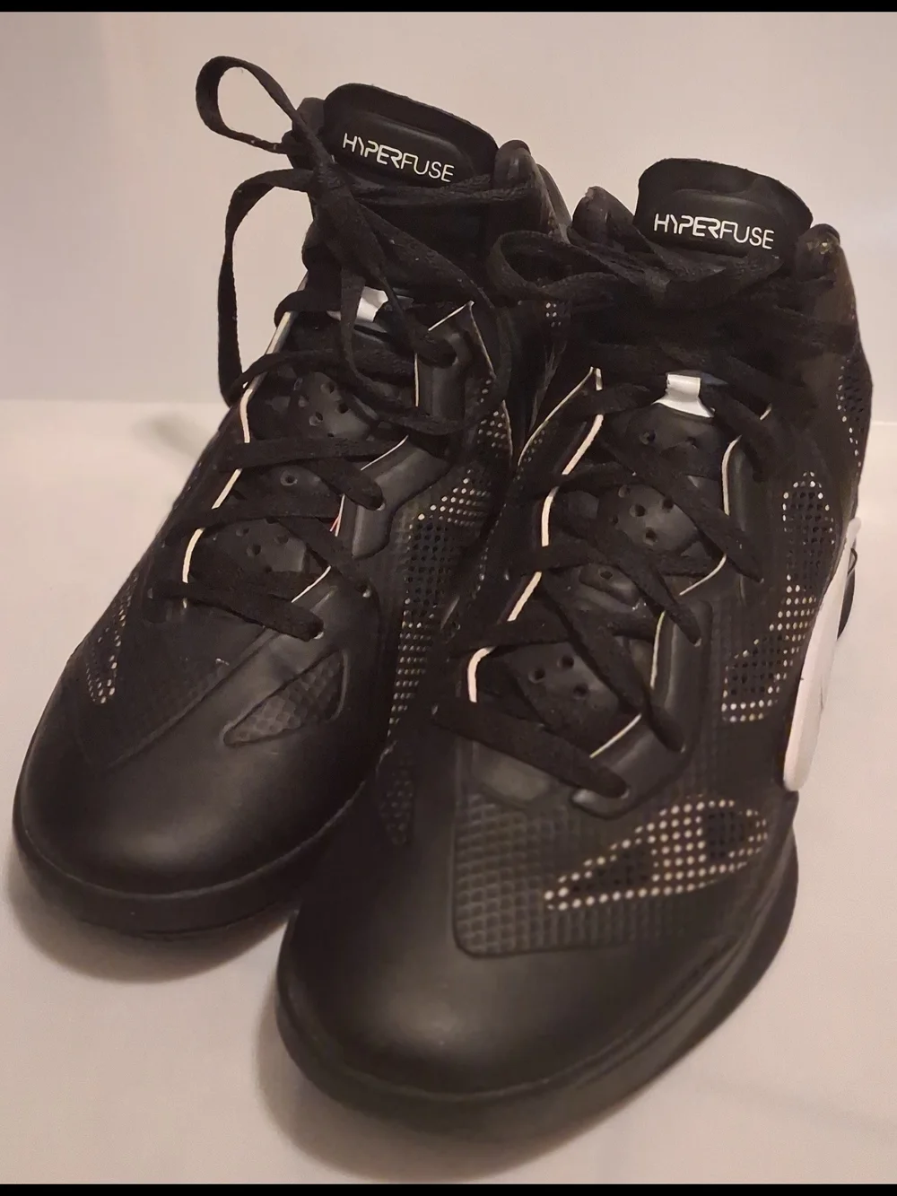 Nike Zoom Hyperfuse 2011 TB Men’s Mid Top Sneakers Black/White 454146-001 Size 9